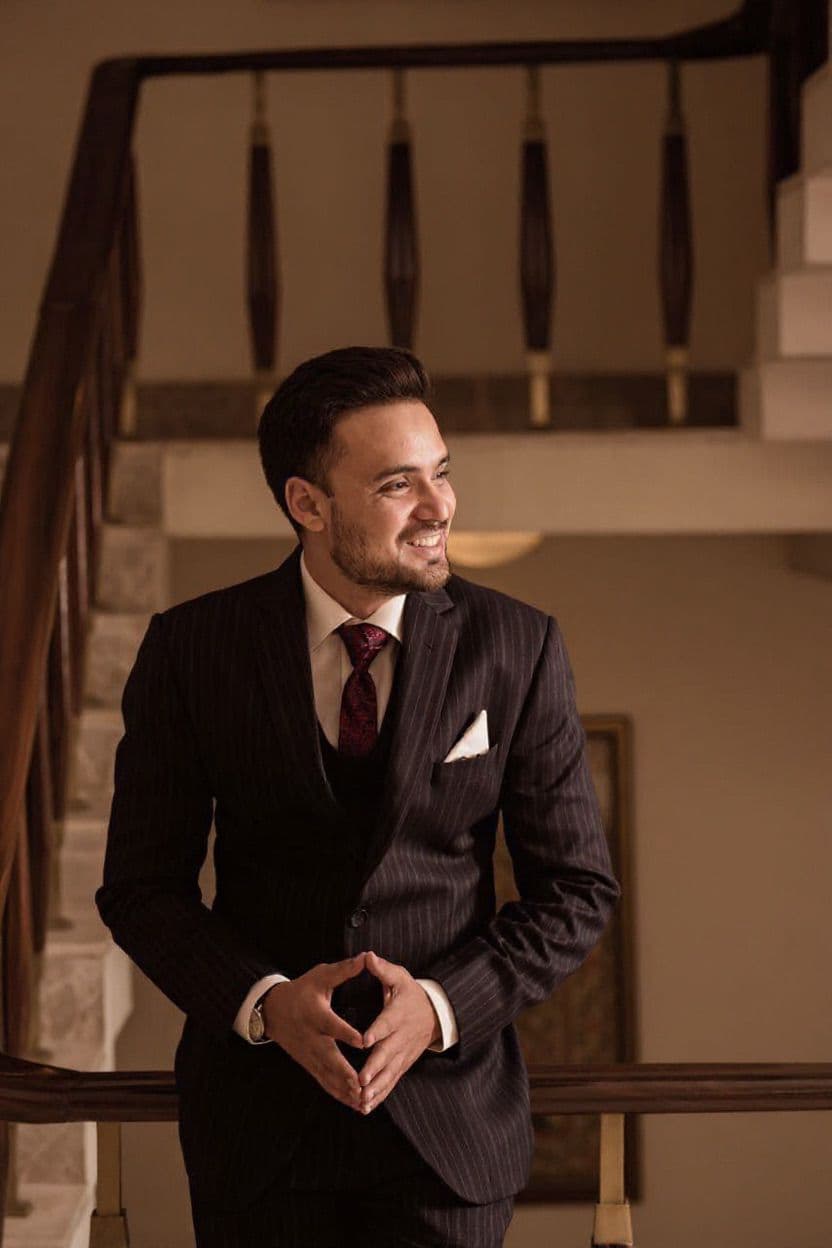 Yassar Shariff — Luxury Properties Specialist at 27 Estates